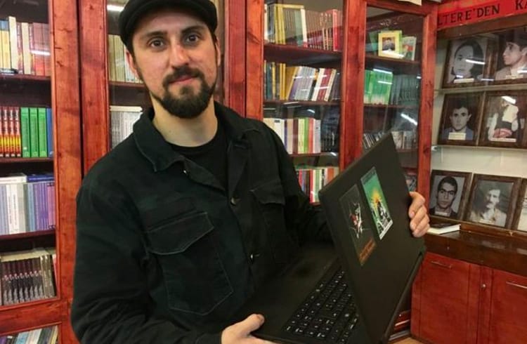 Famoso anarquista pró Bitcoin está sob investigação depois de lutar contra o ISIS na Síria