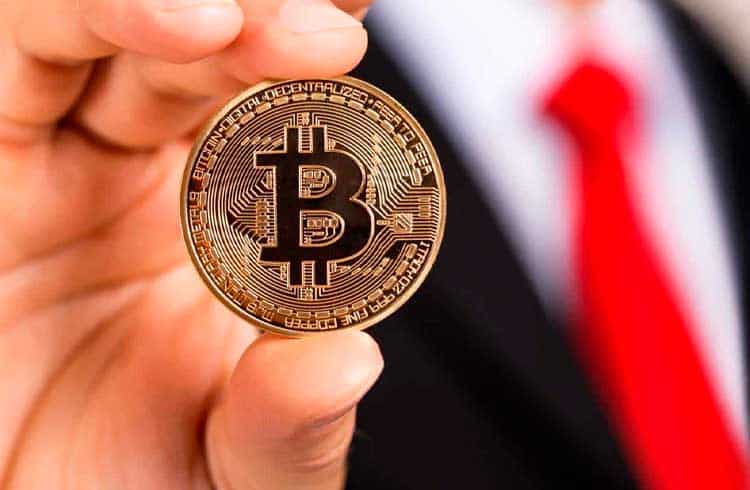 devo investir com bitcoin criptomoeda?