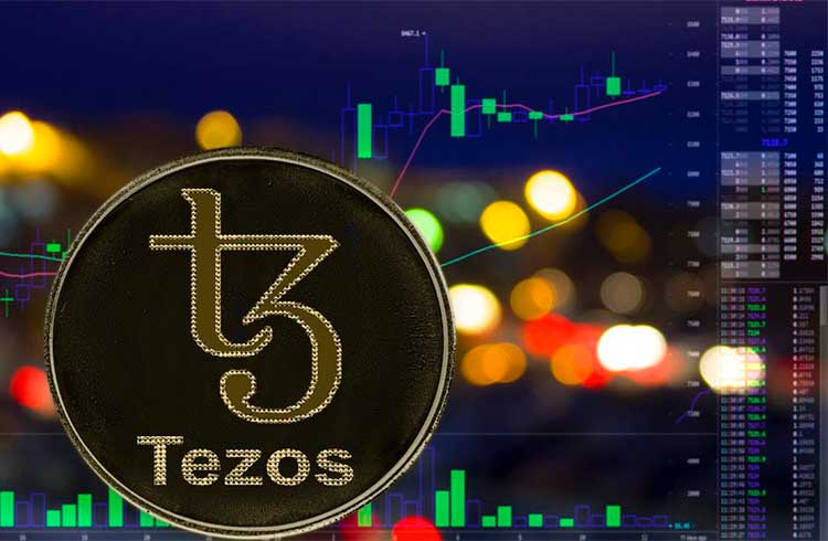 Bitcoin segue na zona dos R$ 65.000; Tezos salta 13,5%
