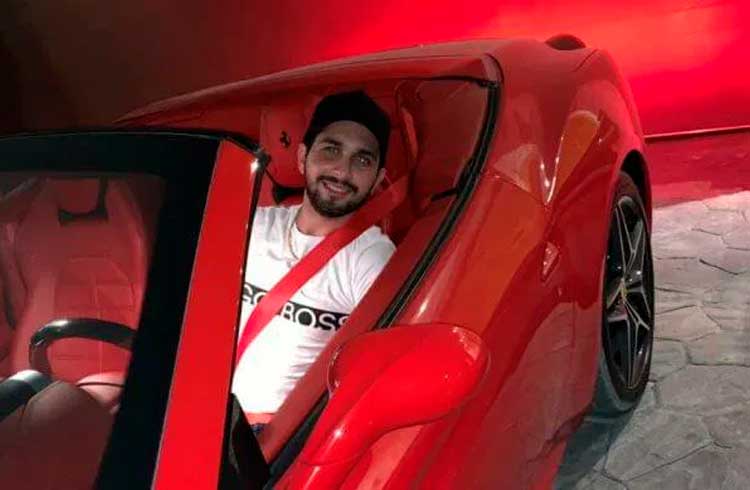 Dono da DD Corporation leva vida de luxo às custas dos investidores, diz tribunal