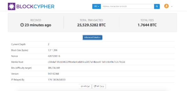 Exemplo de uma transação de Bitcoin na blockchain Exemplo de uma transação de Bitcoin na blockchain